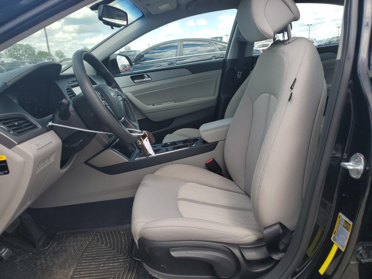 2017 Hyundai Sonata Hybrid VIN: KMHE24L17HA044039 Lot: 54555734