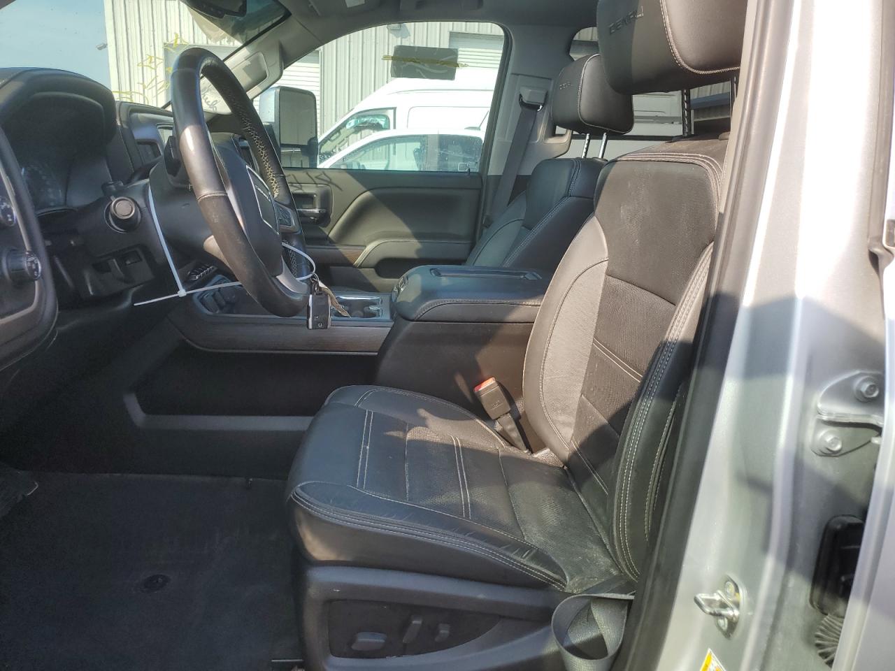 2019 GMC Sierra - Image 7