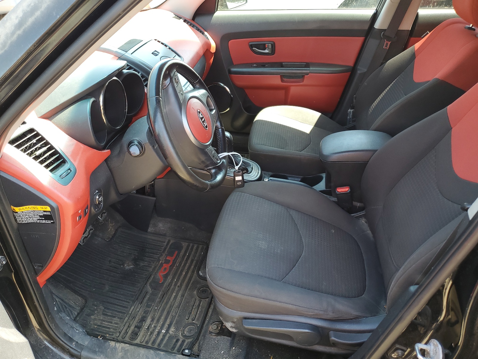 KNDJT2A27B7198660 2011 Kia Soul +