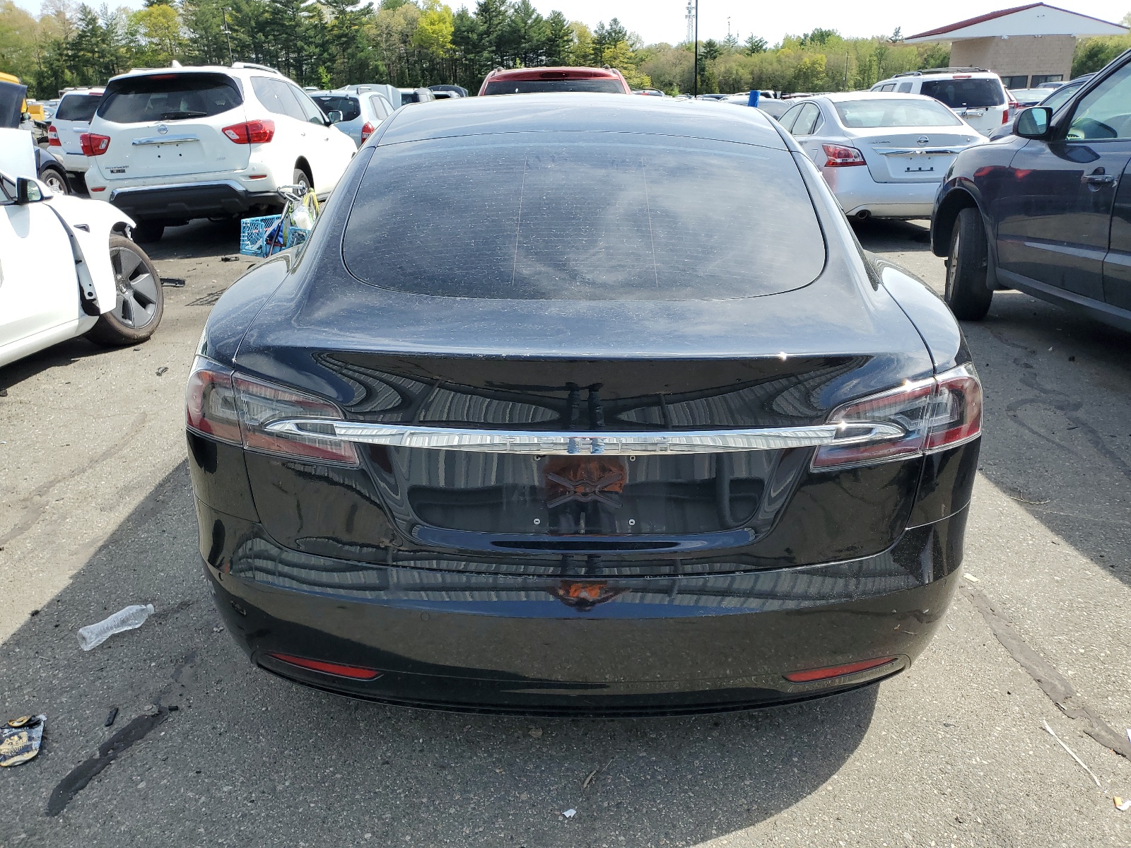 5YJSA1E44JF272156 2018 Tesla Model S