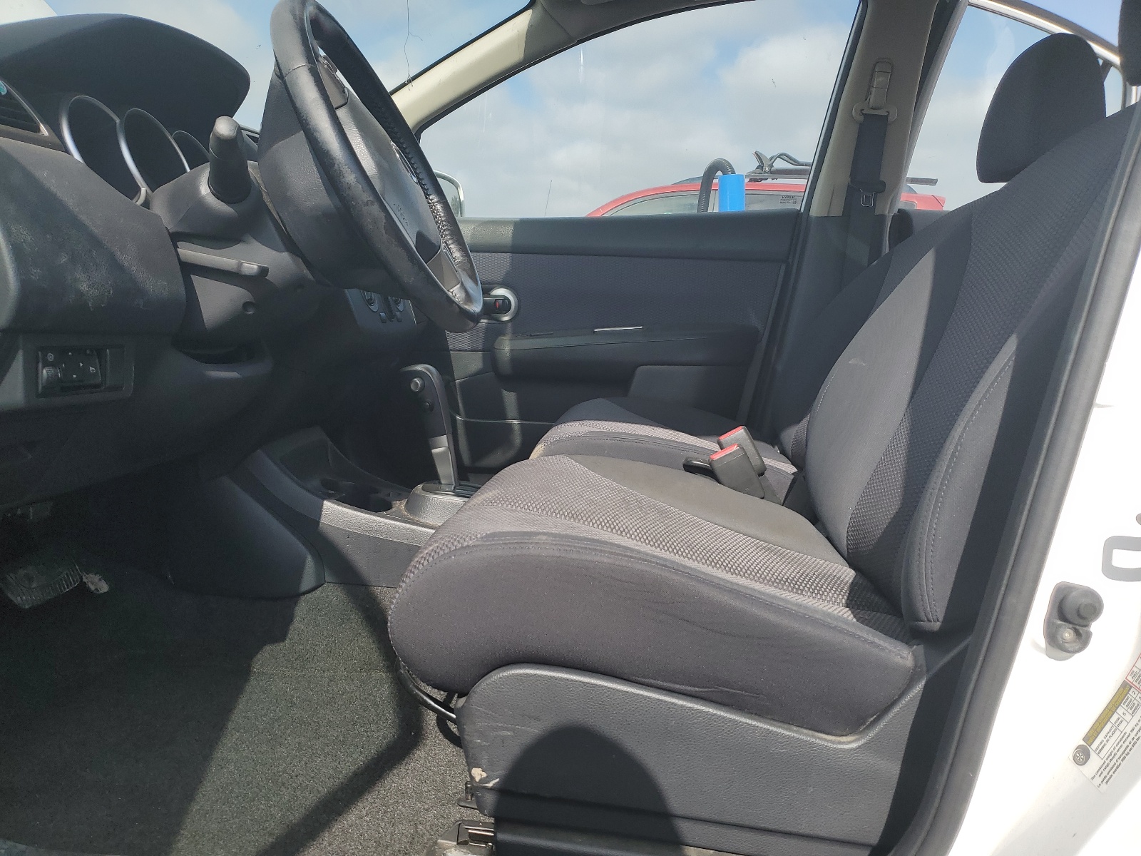 3N1BC11E38L376354 2008 Nissan Versa S