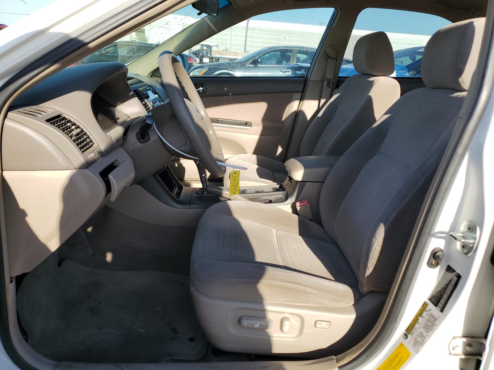 4T1BE30K35U574858 2005 Toyota Camry Le