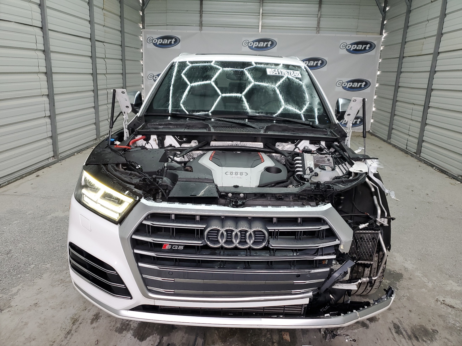 WA1A4AFY9J2033767 2018 Audi Sq5 Premium Plus