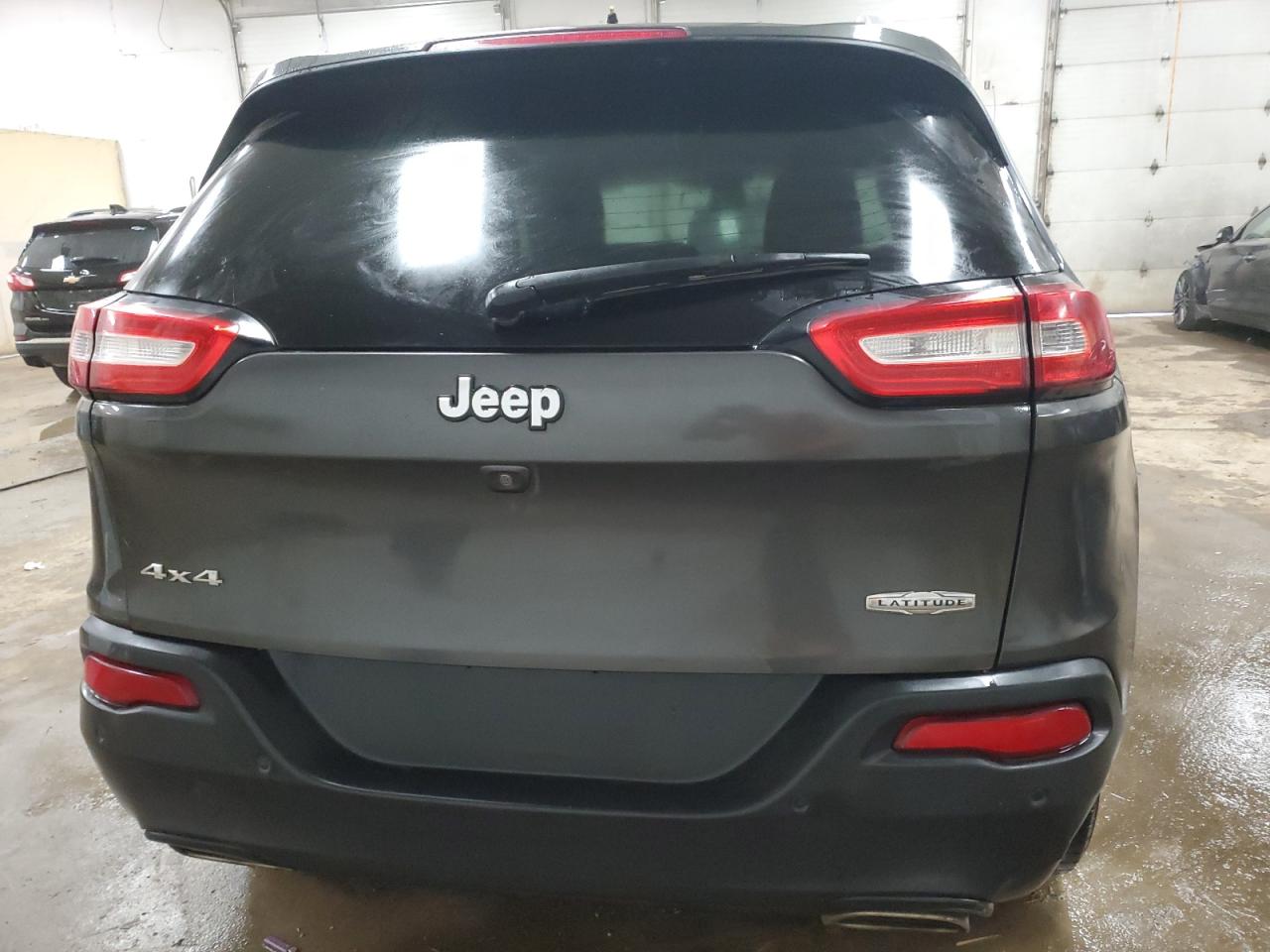 2016 Jeep Cherokee Latitude VIN: 1C4PJMCS1GW197817 Lot: 56814984