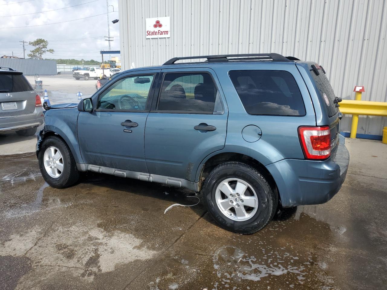 2012 Ford Escape - Image 2