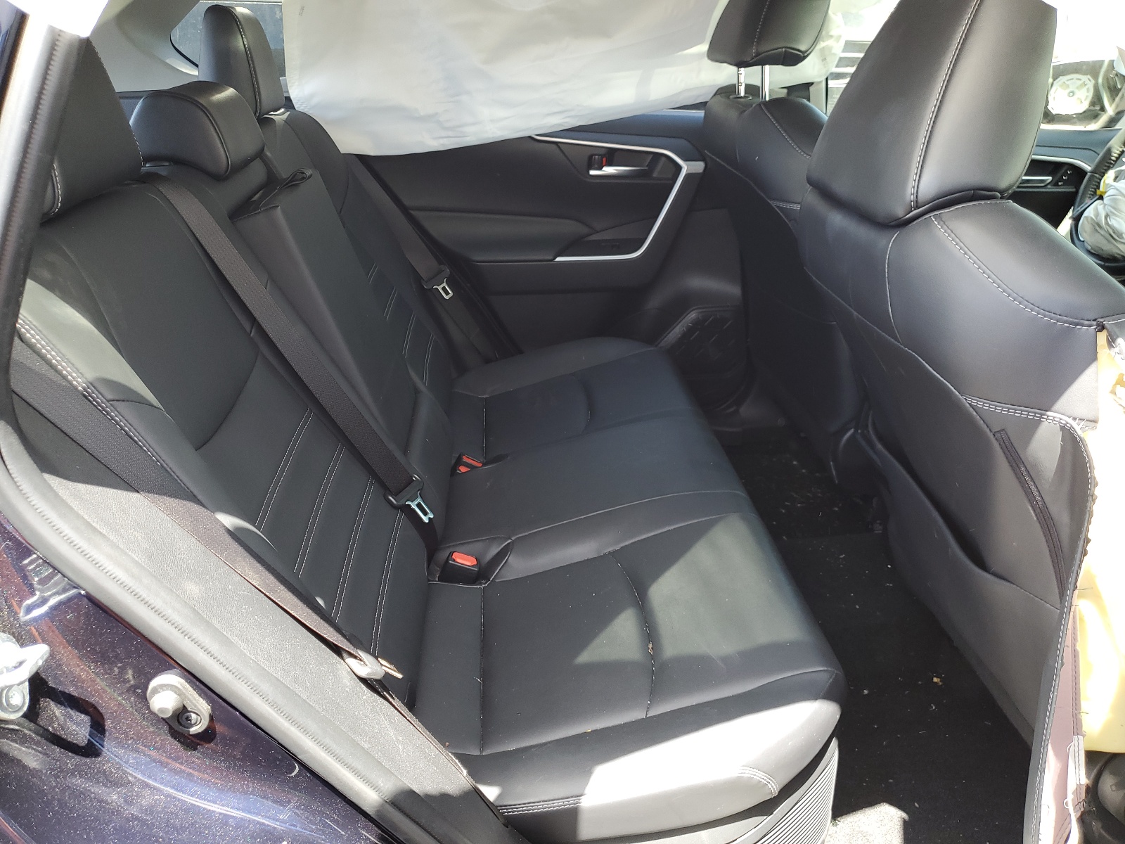 JTMB6RFV8ND052006 2022 Toyota Rav4 Xle Premium