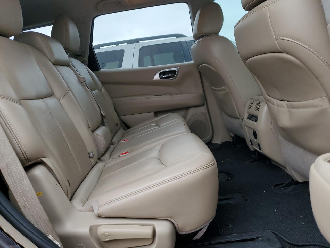 2017 Nissan Pathfinder - Image 11