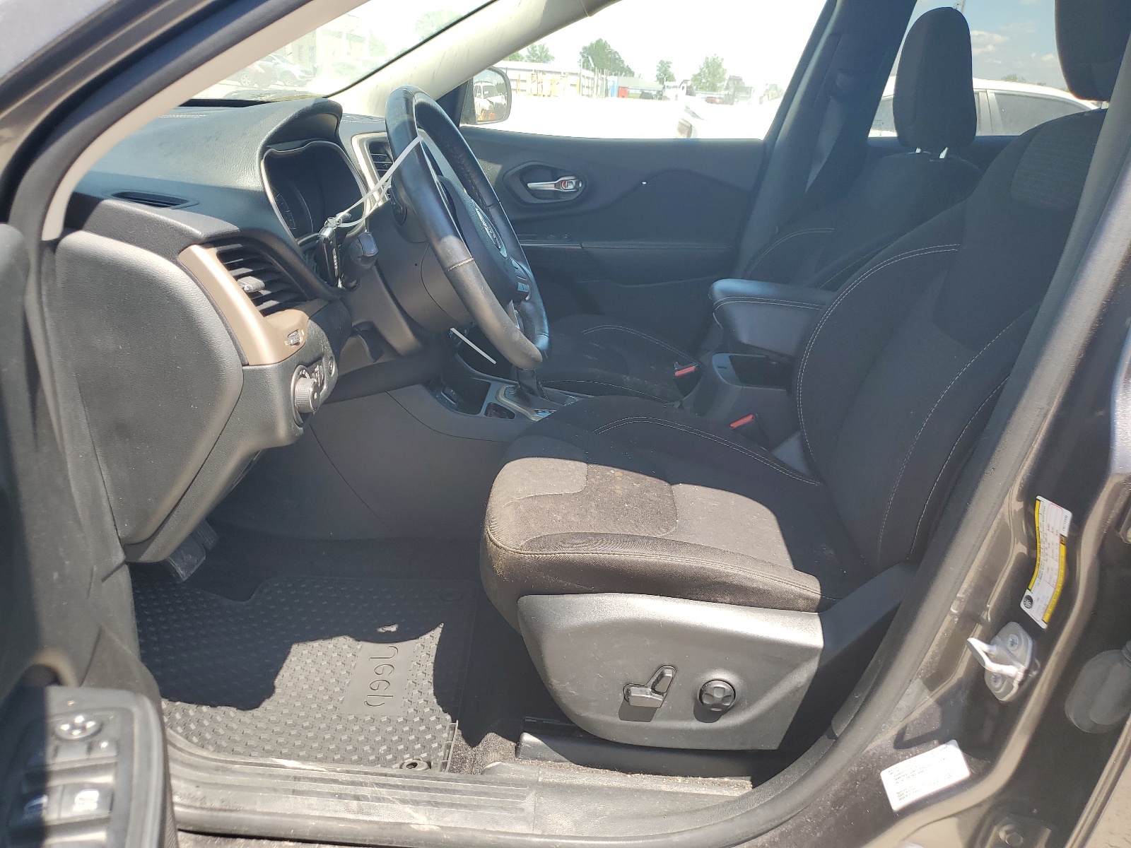 1C4PJLCBXFW712435 2015 Jeep Cherokee Latitude