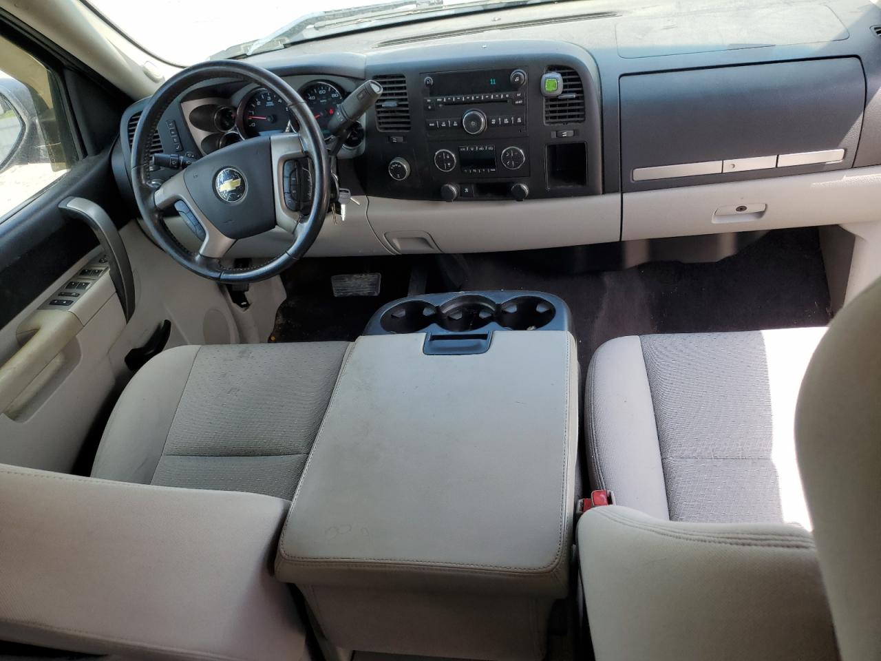 2011 Chevrolet Silverado - Image 8