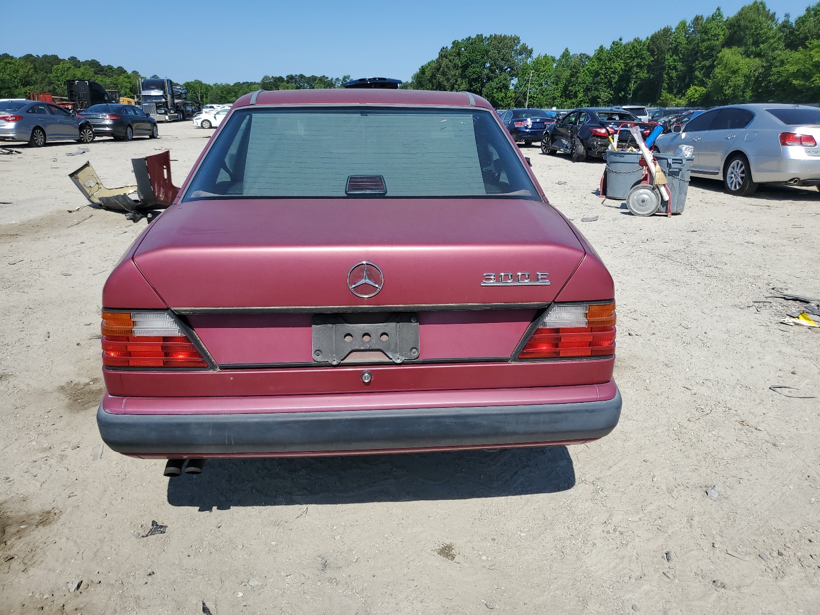 WDBEA30D9KB020969 1989 Mercedes-Benz 300 E