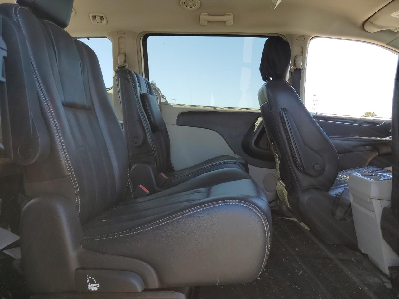 2011 Chrysler Town & Country Touring L VIN: 2A4RR8DG3BR780338 Lot: 53093604