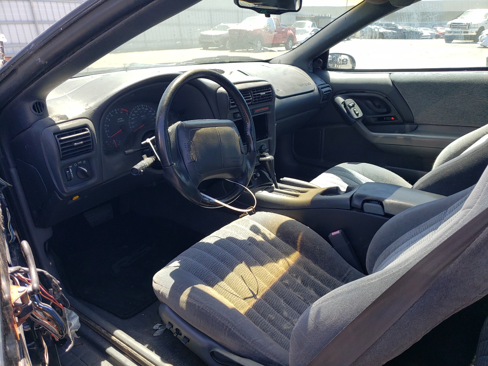 2G1FP22KXV2118068 1997 Chevrolet Camaro Base