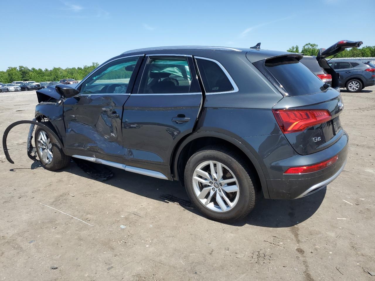 WA1ANAFYXL2043045 2020 AUDI Q5 - Image 2