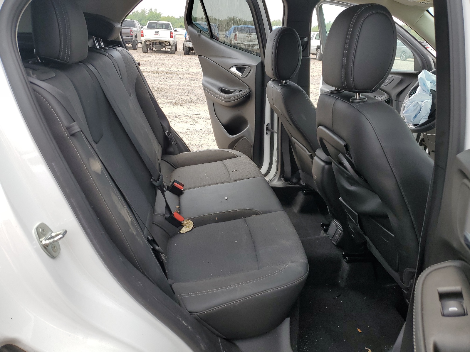 KL4MMCSL6NB021553 2022 Buick Encore Gx Preferred