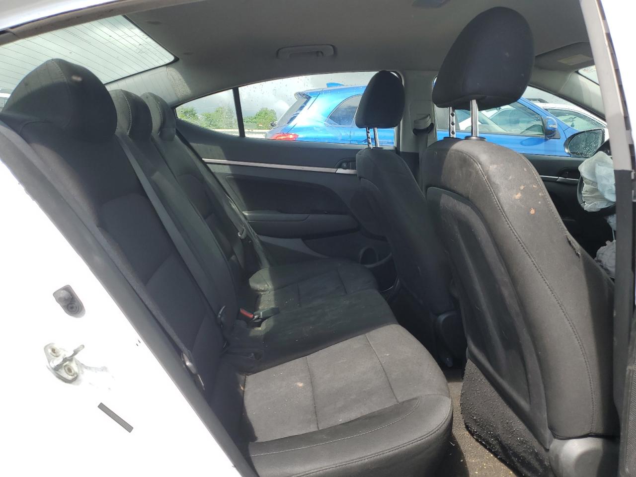2019 Hyundai Elantra - Image 10