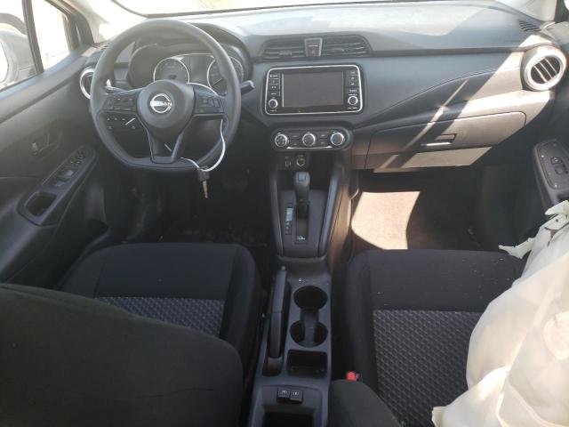  NISSAN VERSA 2024 Сріблястий