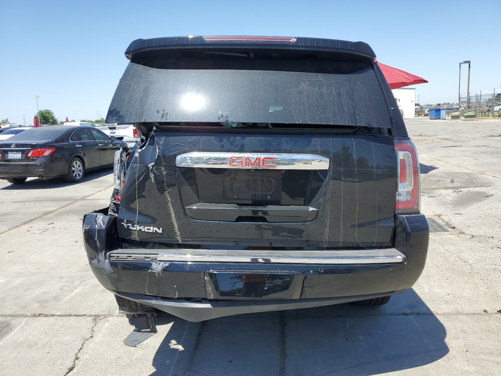 1GKS2CKJ8JR225942 2018 GMC Yukon Denali