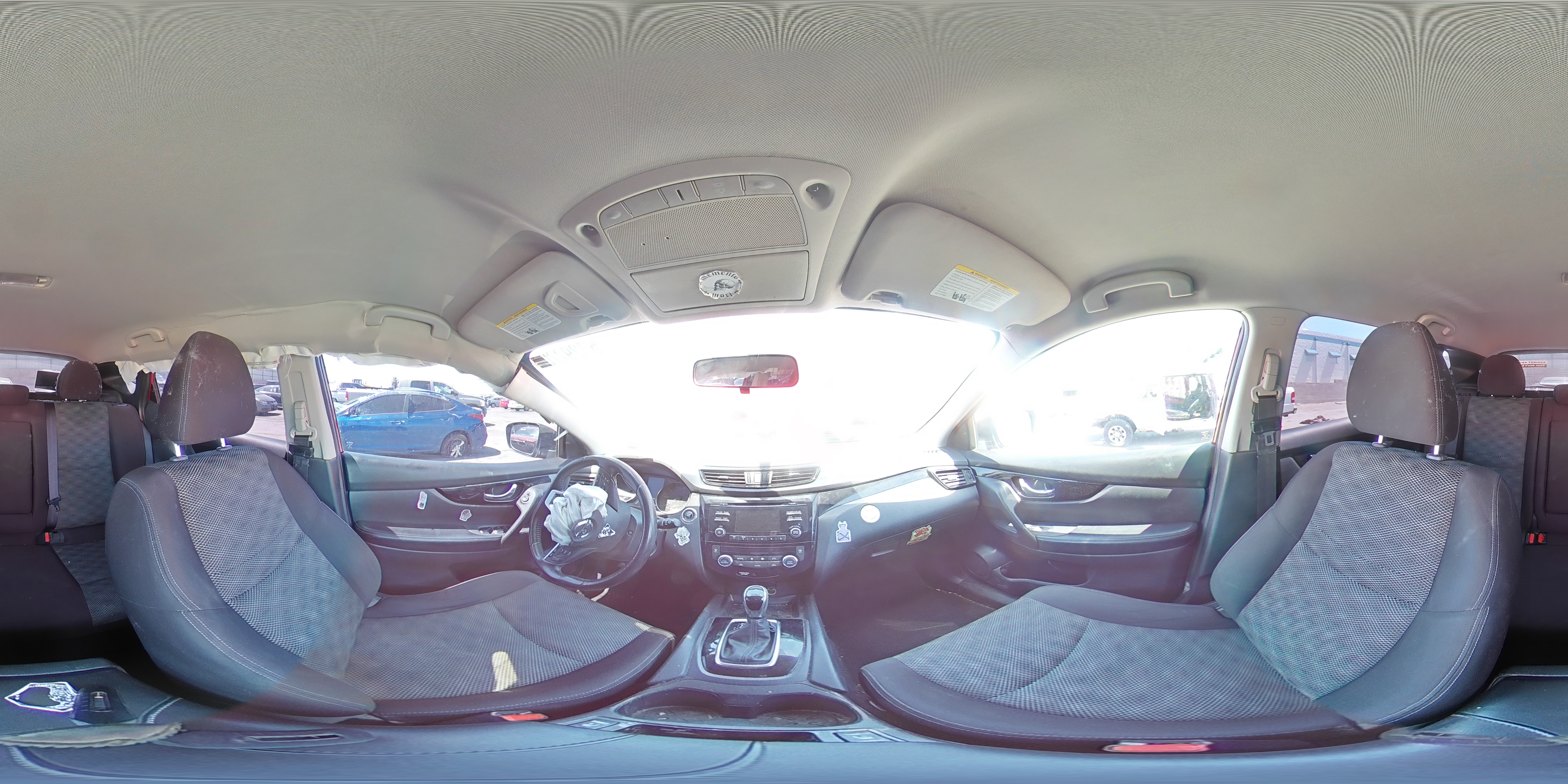 2018 Nissan Rogue - Image 14
