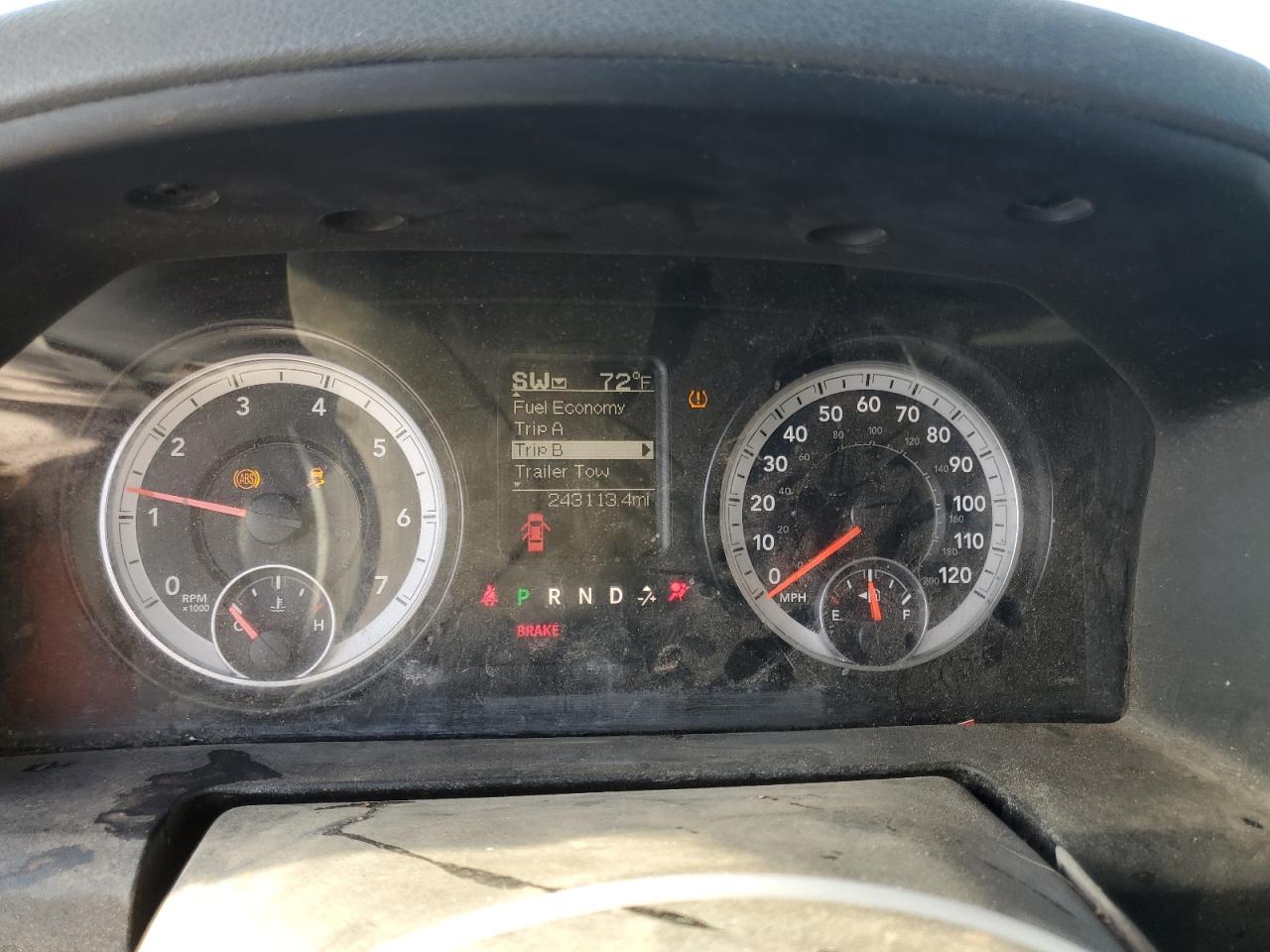 2015 RAM 1500 - Image 9