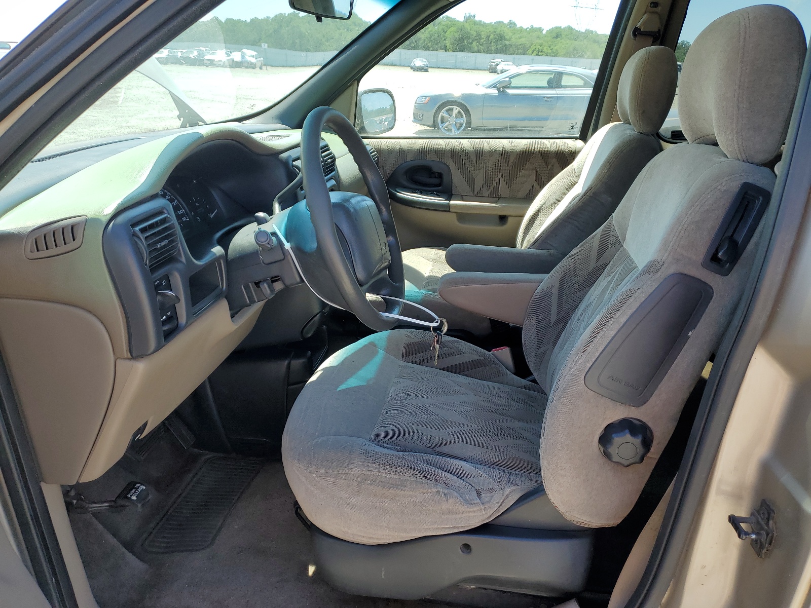 1GNDU06E9WD158192 1998 Chevrolet Venture