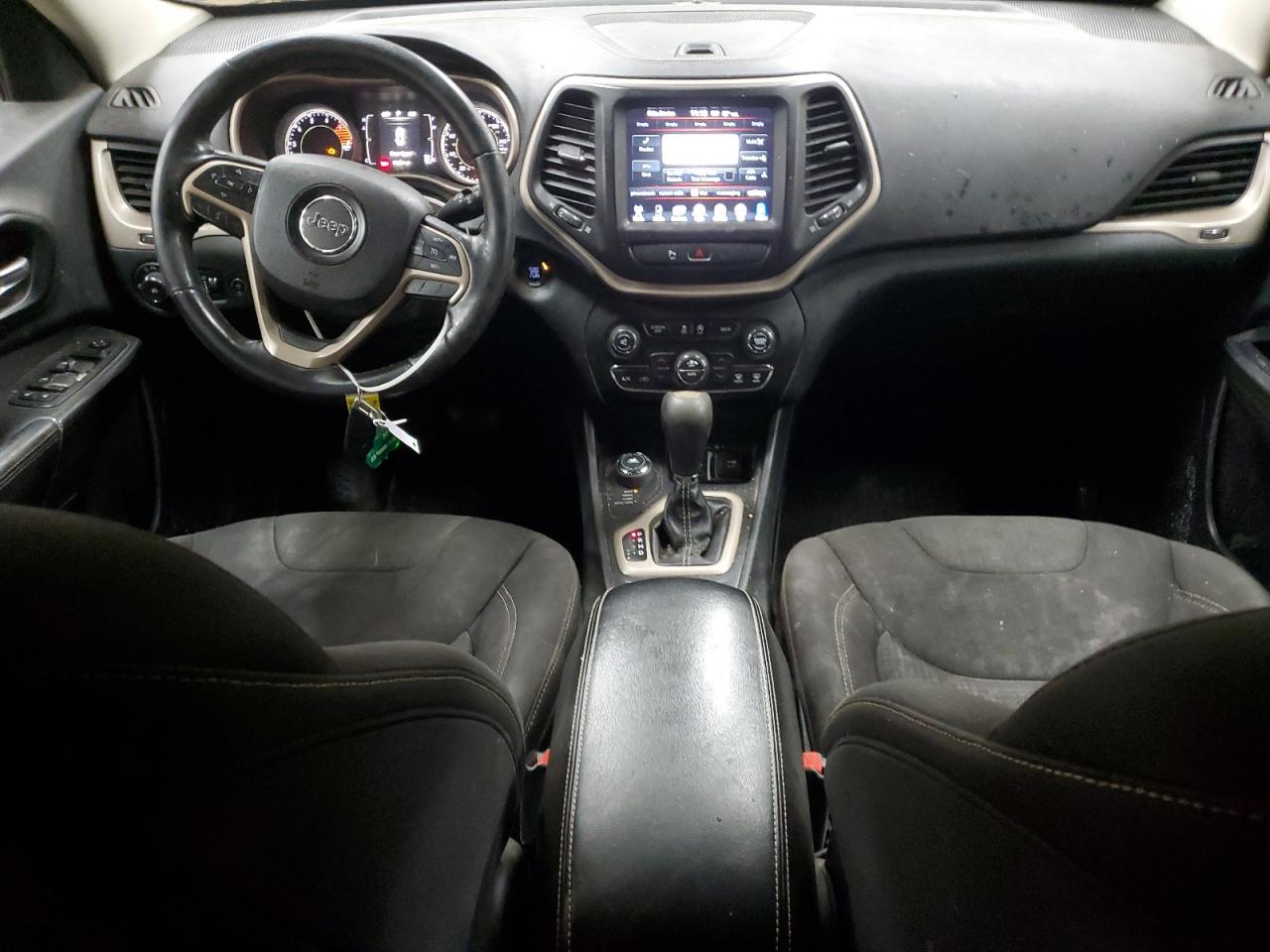 2016 Jeep Cherokee Latitude VIN: 1C4PJMCS1GW197817 Lot: 56814984