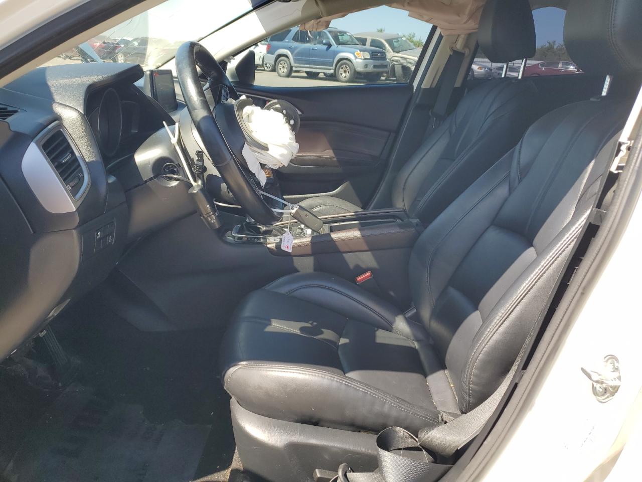 2018 Mazda 3 Touring VIN: 3MZBN1L32JM270641 Lot: 55515054