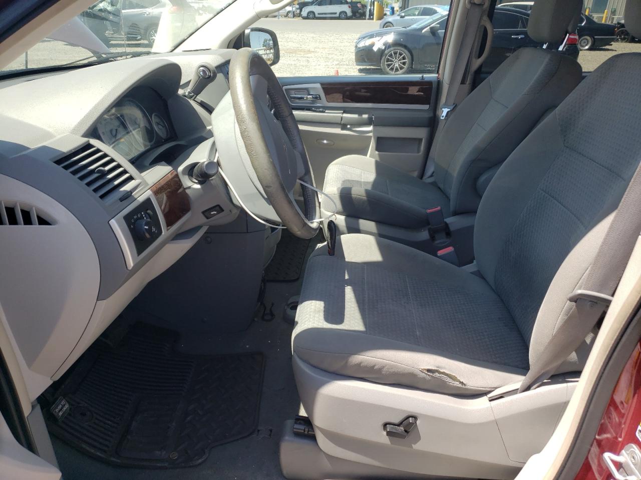 2010 Chrysler Town & Country Touring VIN: 2A4RR5D19AR319637 Lot: 52239154