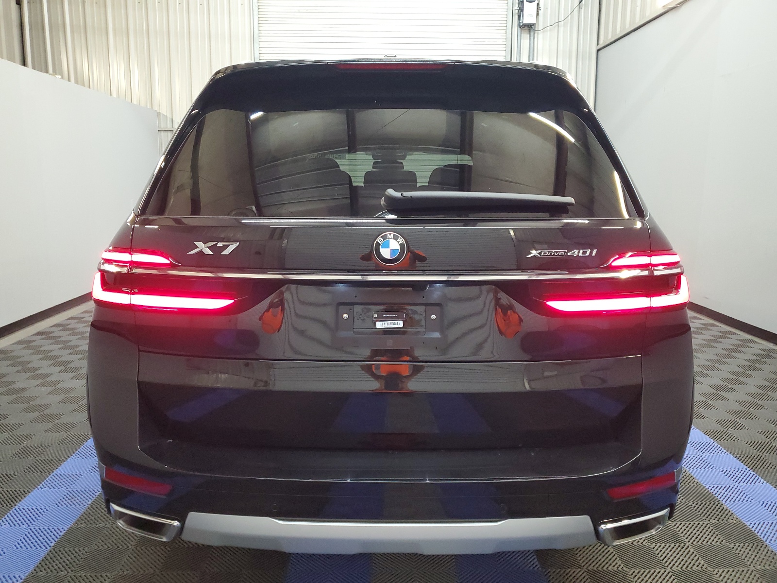 5UX23EM02R9V10039 2024 BMW X7 xDrive40I