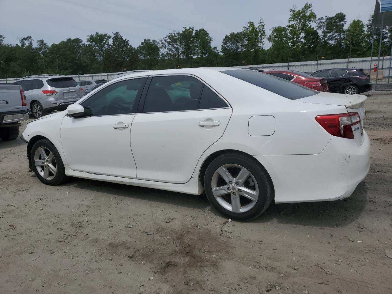 VIN 4T1BF1FK2DU643742 2013 TOYOTA CAMRY no.2