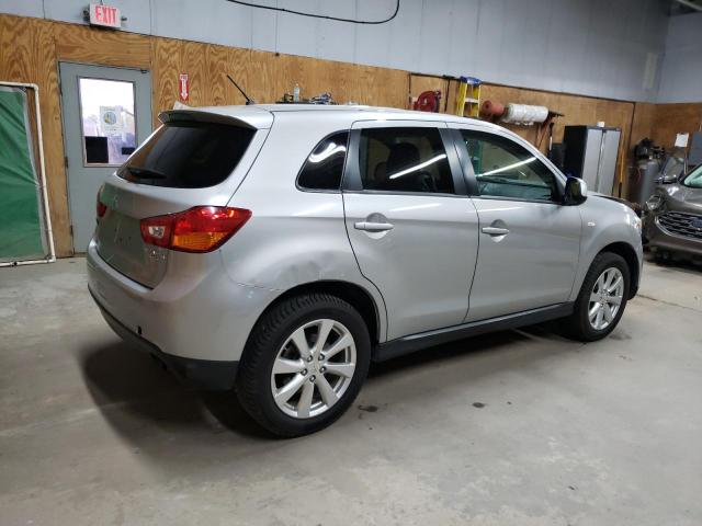  MITSUBISHI OUTLANDER 2015 Серебристый