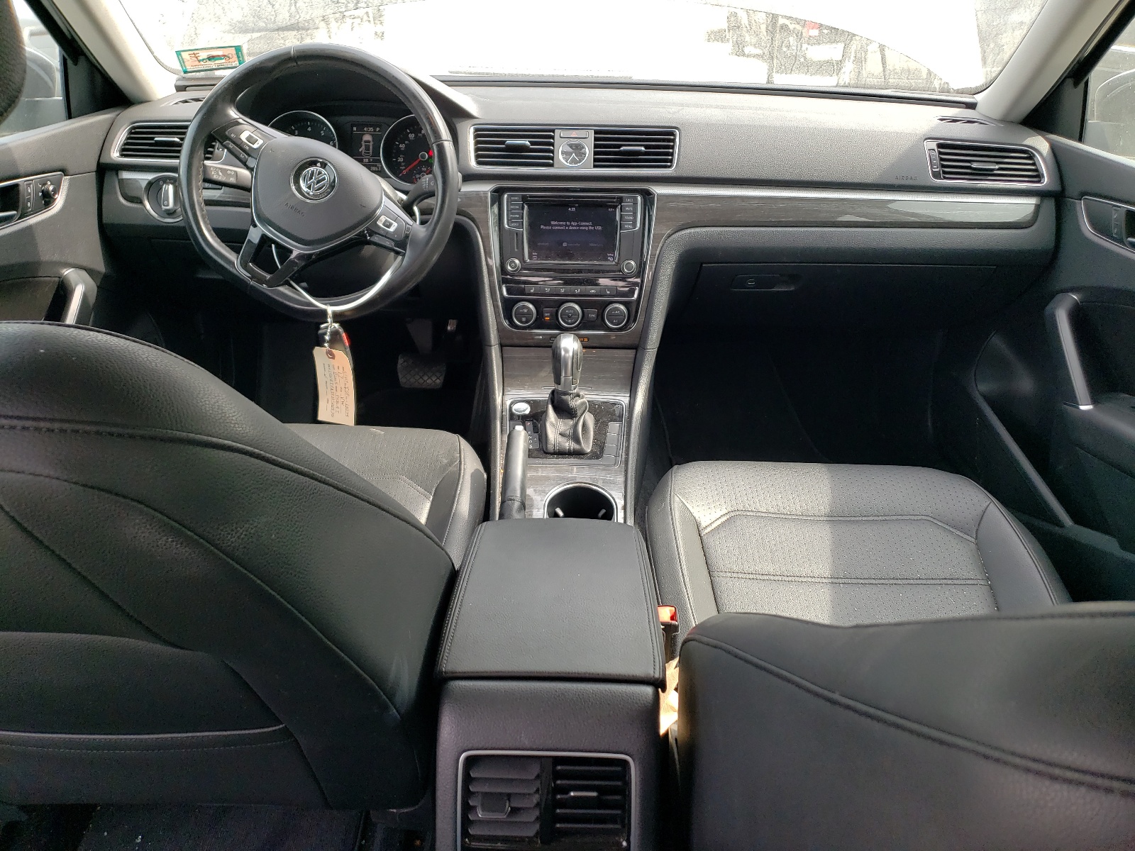 1VWBT7A35HC065760 2017 Volkswagen Passat Se