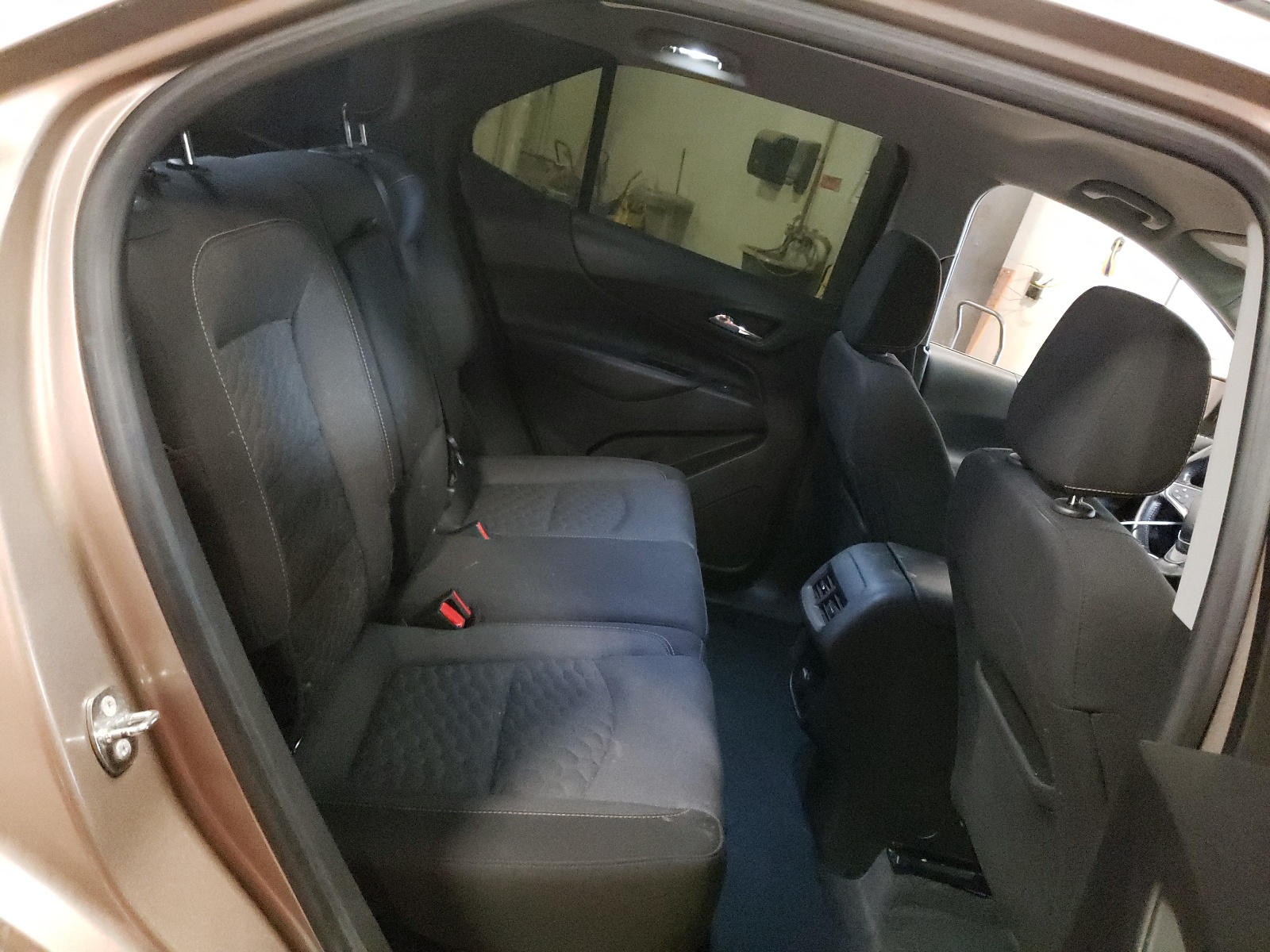 2GNAXTEX7J6252173 2018 Chevrolet Equinox Lt