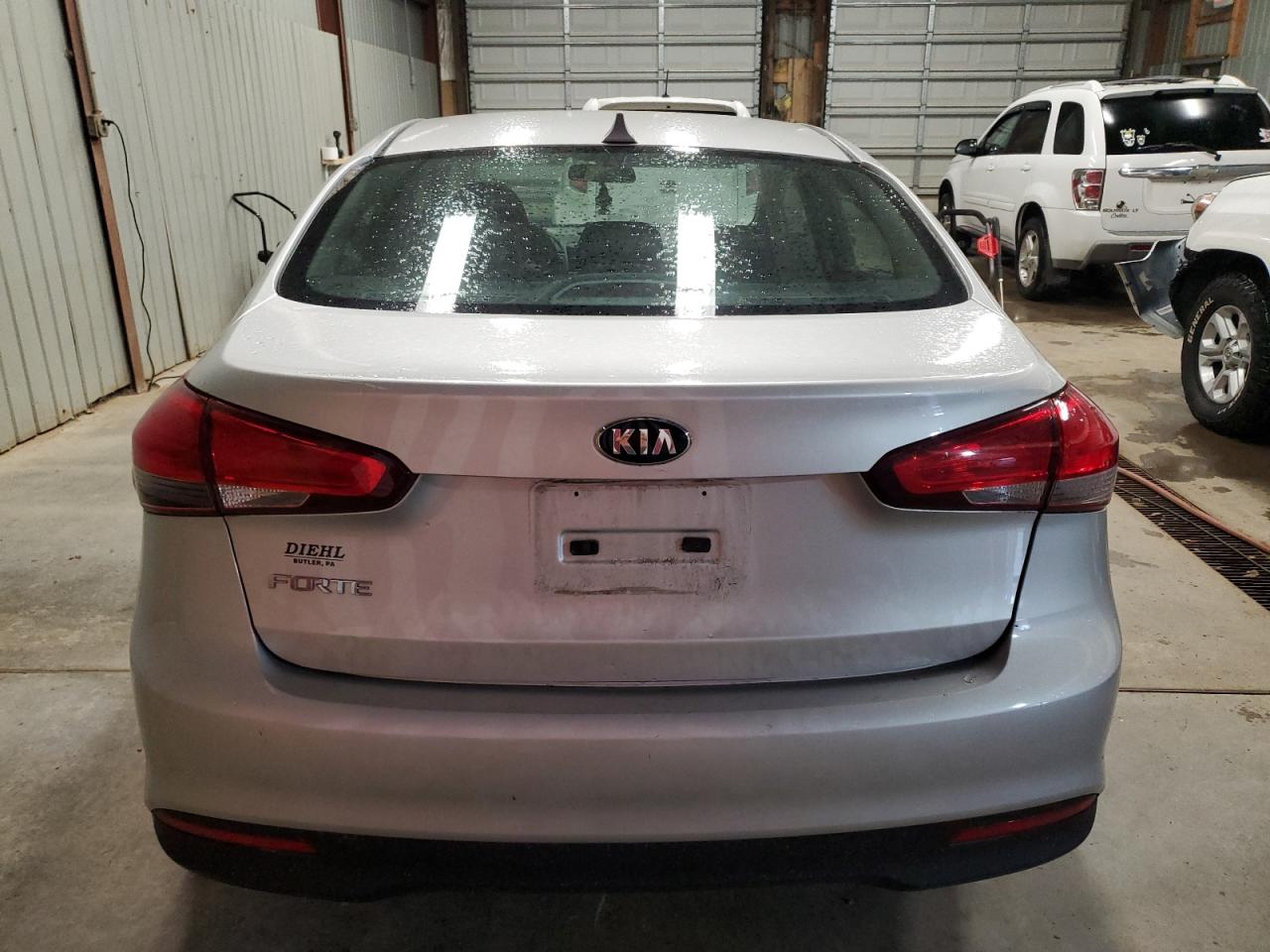 2017 Kia Forte Lx VIN: 3KPFK4A76HE105023 Lot: 56812634