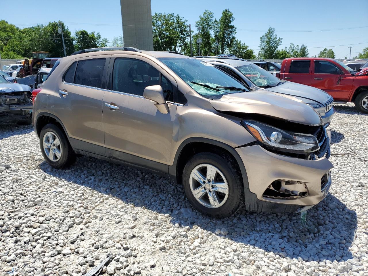 VIN 3GNCJPSB7JL233466 2018 CHEVROLET TRAX no.4