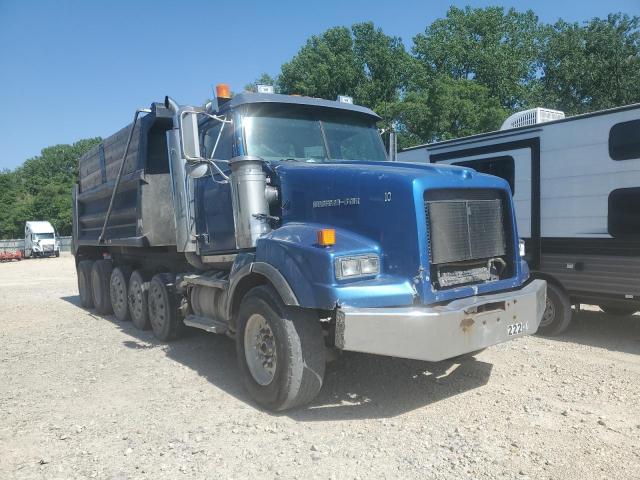 2001 Western Star/Auto Car Conventional 4900 for Sale in Kansas City, KS - Rear End