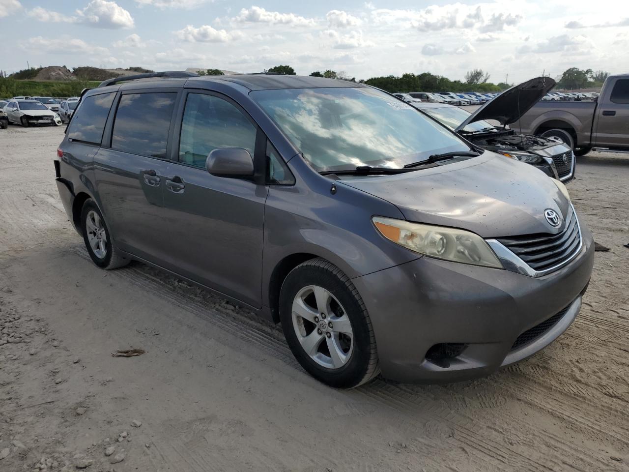 2011 Toyota Sienna Le VIN: 5TDKK3DC3BS070245 Lot: 54581144