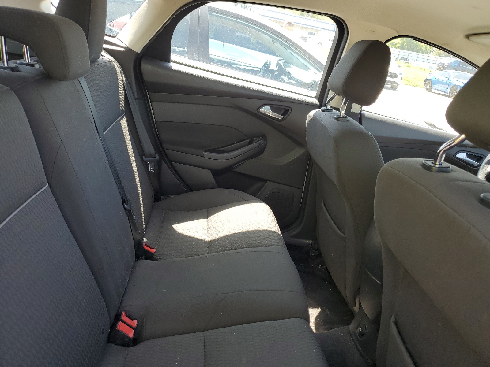 1FAHP3M24CL363700 2012 Ford Focus Sel