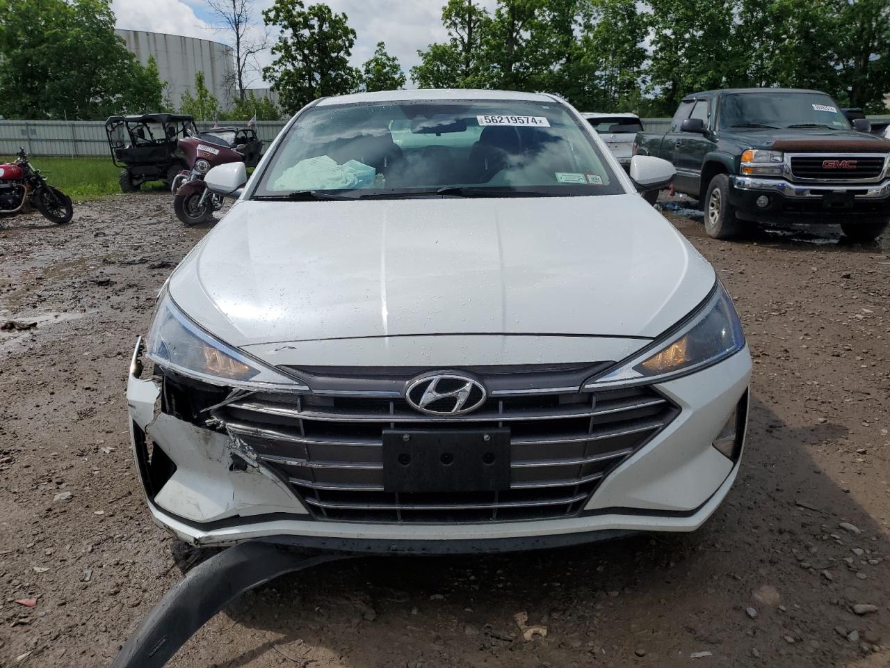 2019 Hyundai Elantra - Image 5