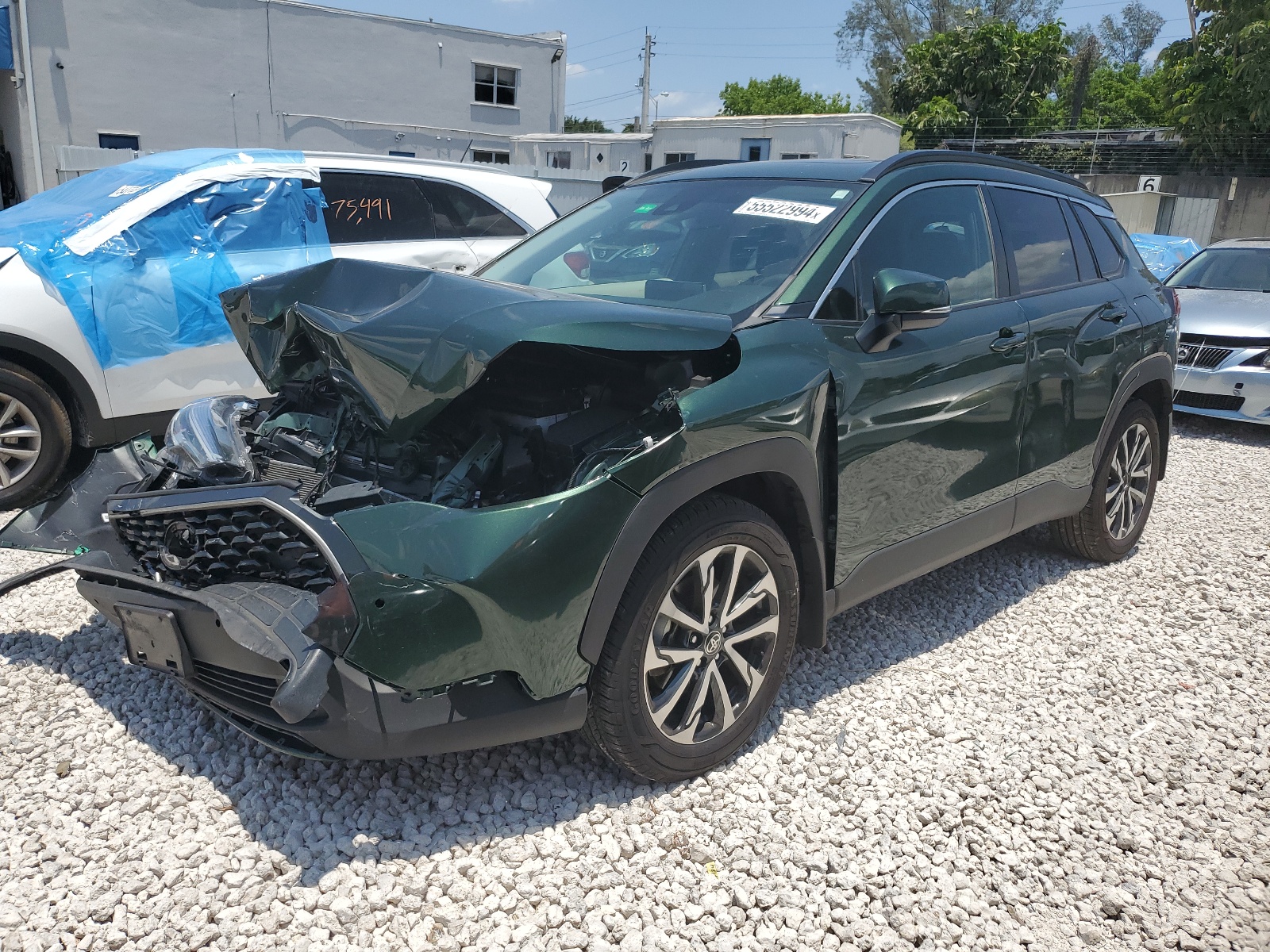 2022 Toyota Corolla Cross Xle vin: 7MUDAABGXNV009023