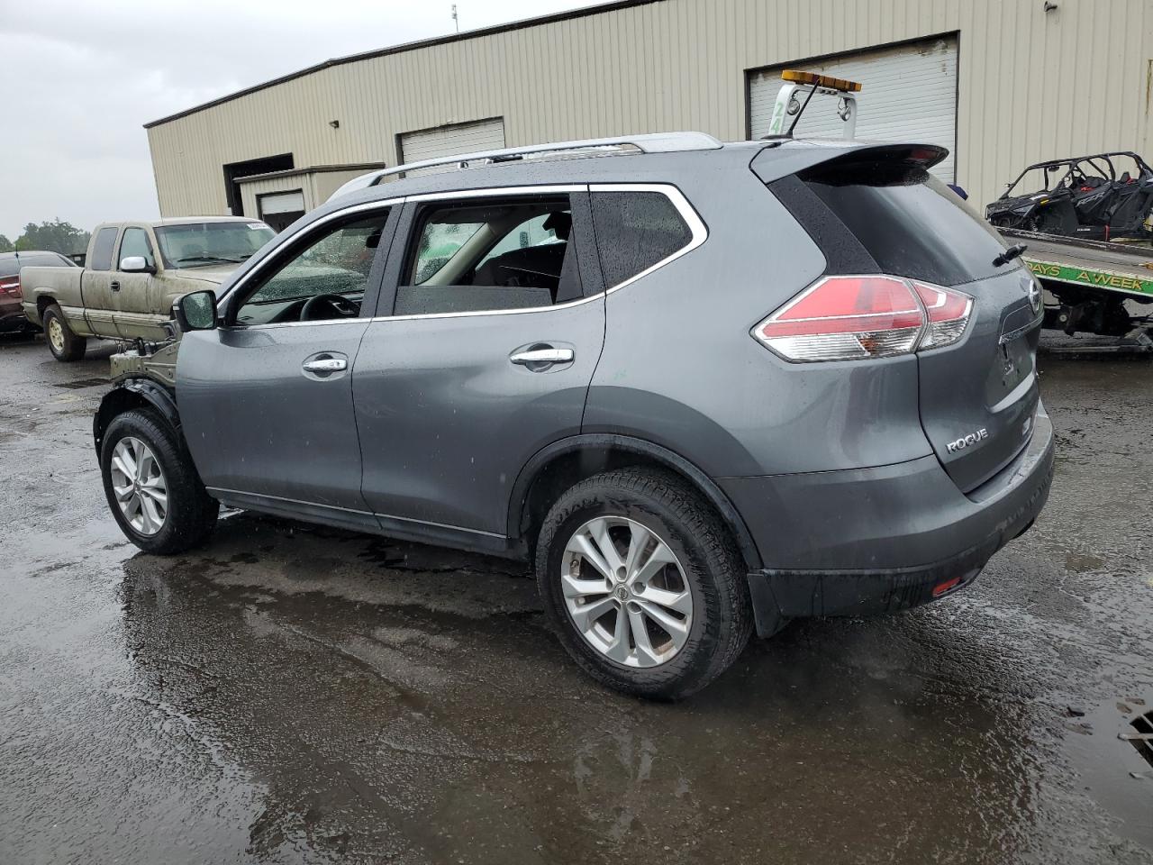 5N1AT2MK4FC852826 2015 NISSAN ROGUE - Image 2