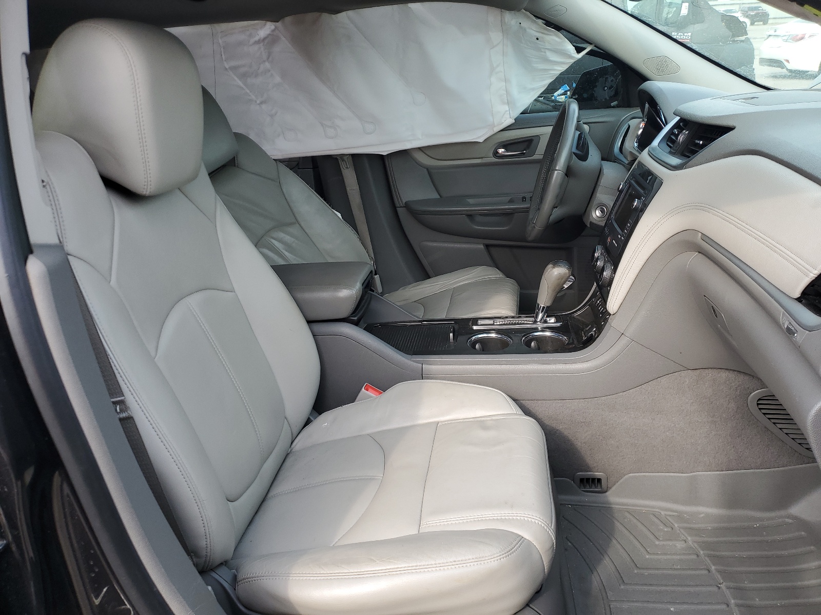 1GNKVHKD2FJ304546 2015 Chevrolet Traverse Lt