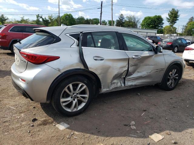  INFINITI QX30 2017 Серебристый