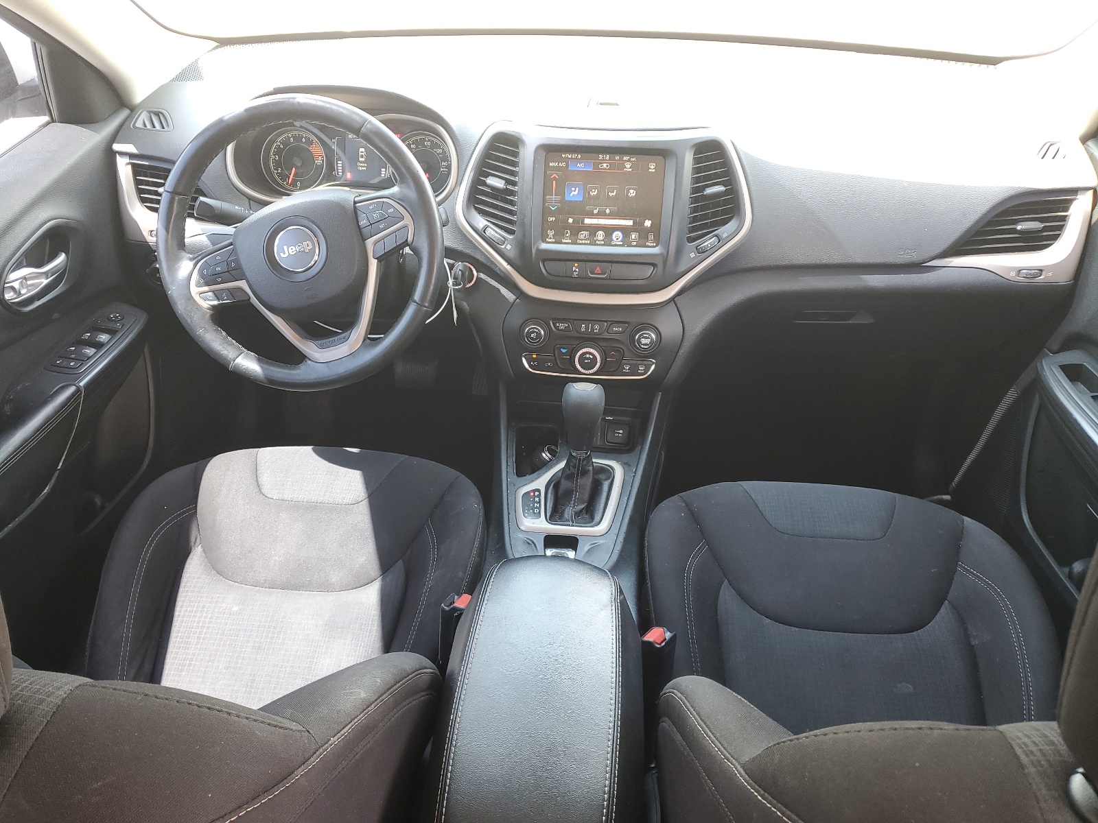 1C4PJMCS8GW267880 2016 Jeep Cherokee Latitude