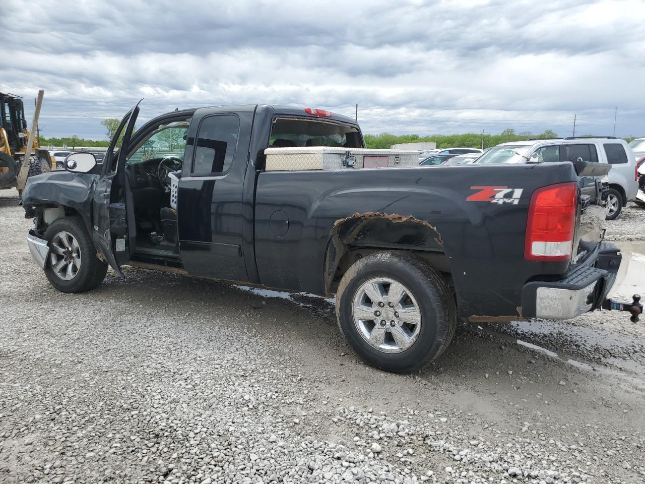 2013 GMC Sierra - Image 2