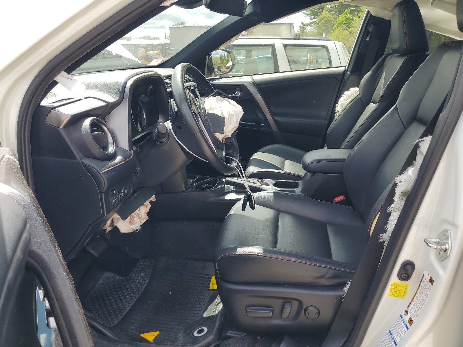 JTMJFREV7JJ739129 2018 Toyota Rav4 Se