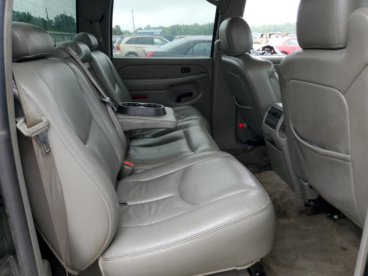 2006 Chevrolet Silverado - Image 10