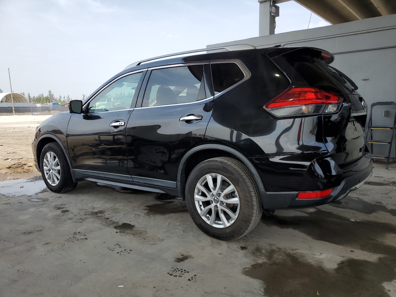 2017 Nissan Rogue S vin: KNMAT2MT7HP514717