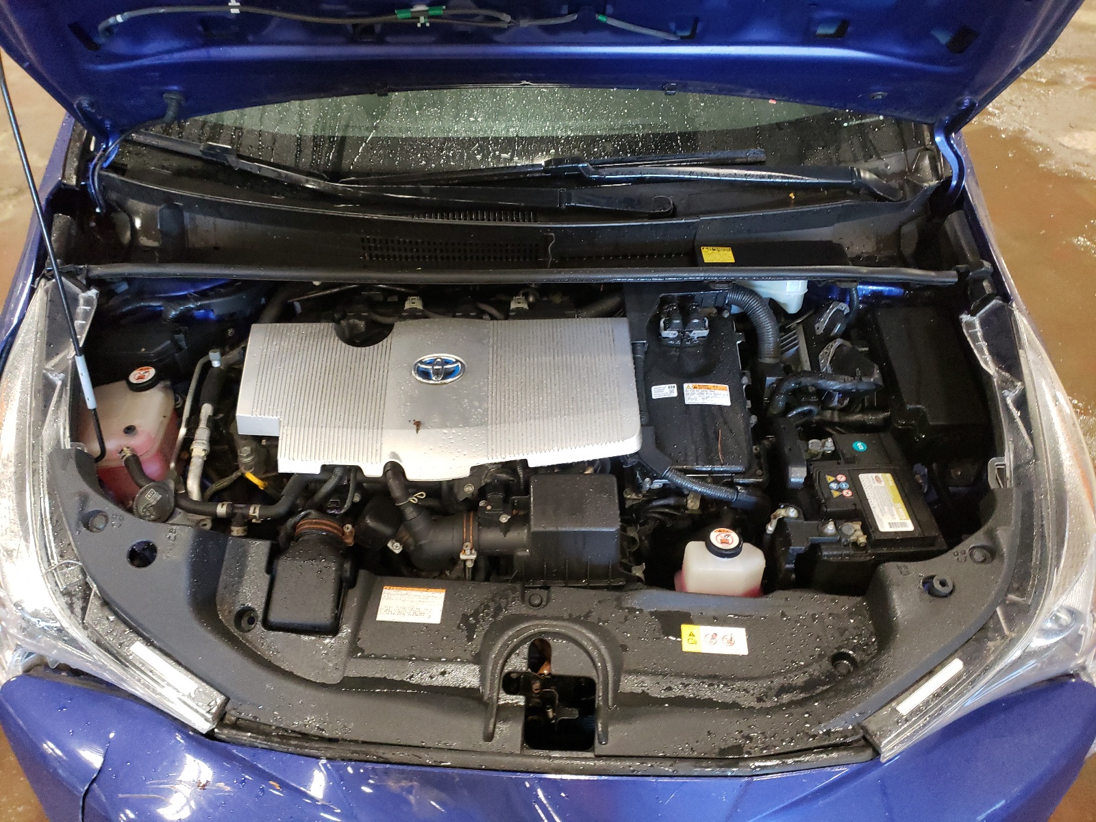 JTDKARFUXG3526410 2016 Toyota Prius