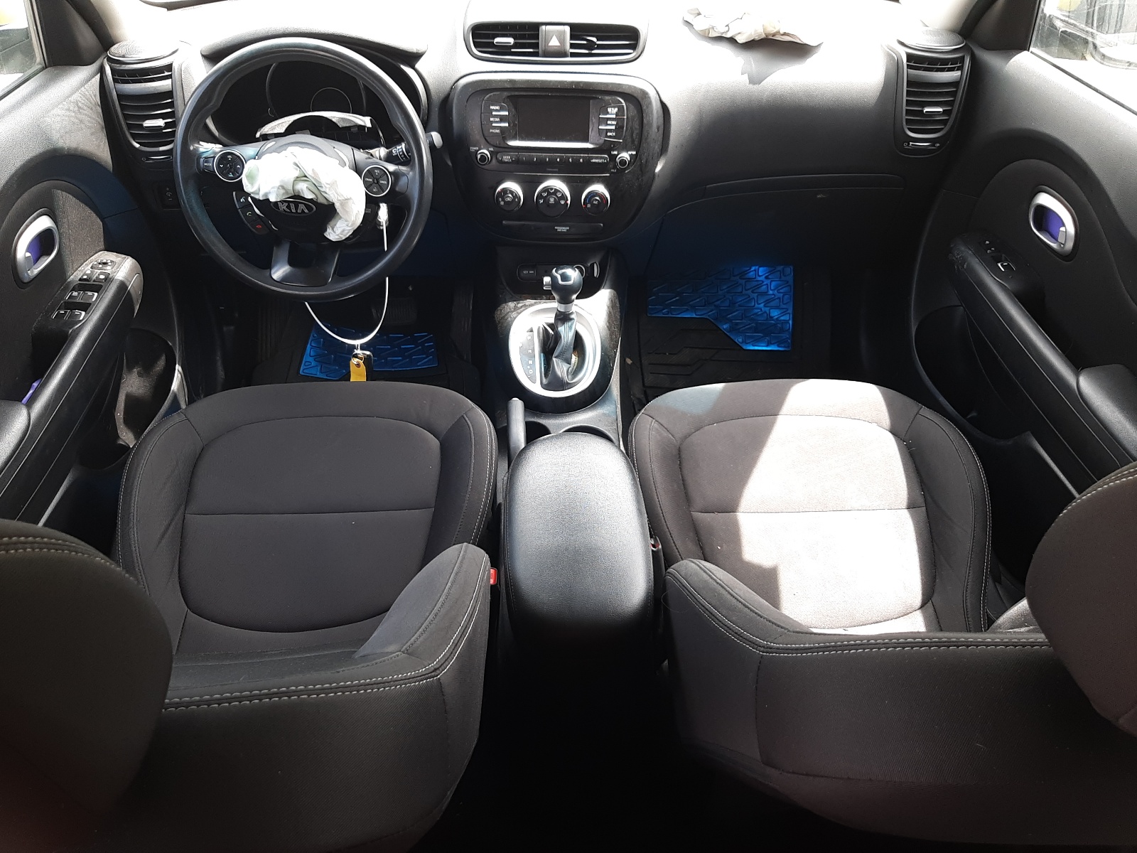 KNDJN2A23H7887923 2017 Kia Soul