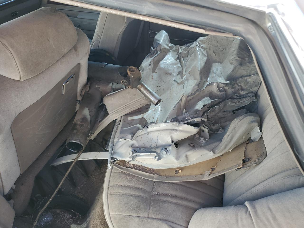 1988 Ford Crown Victoria S VIN: 2FABP72F7JX188412 Lot: 52728194